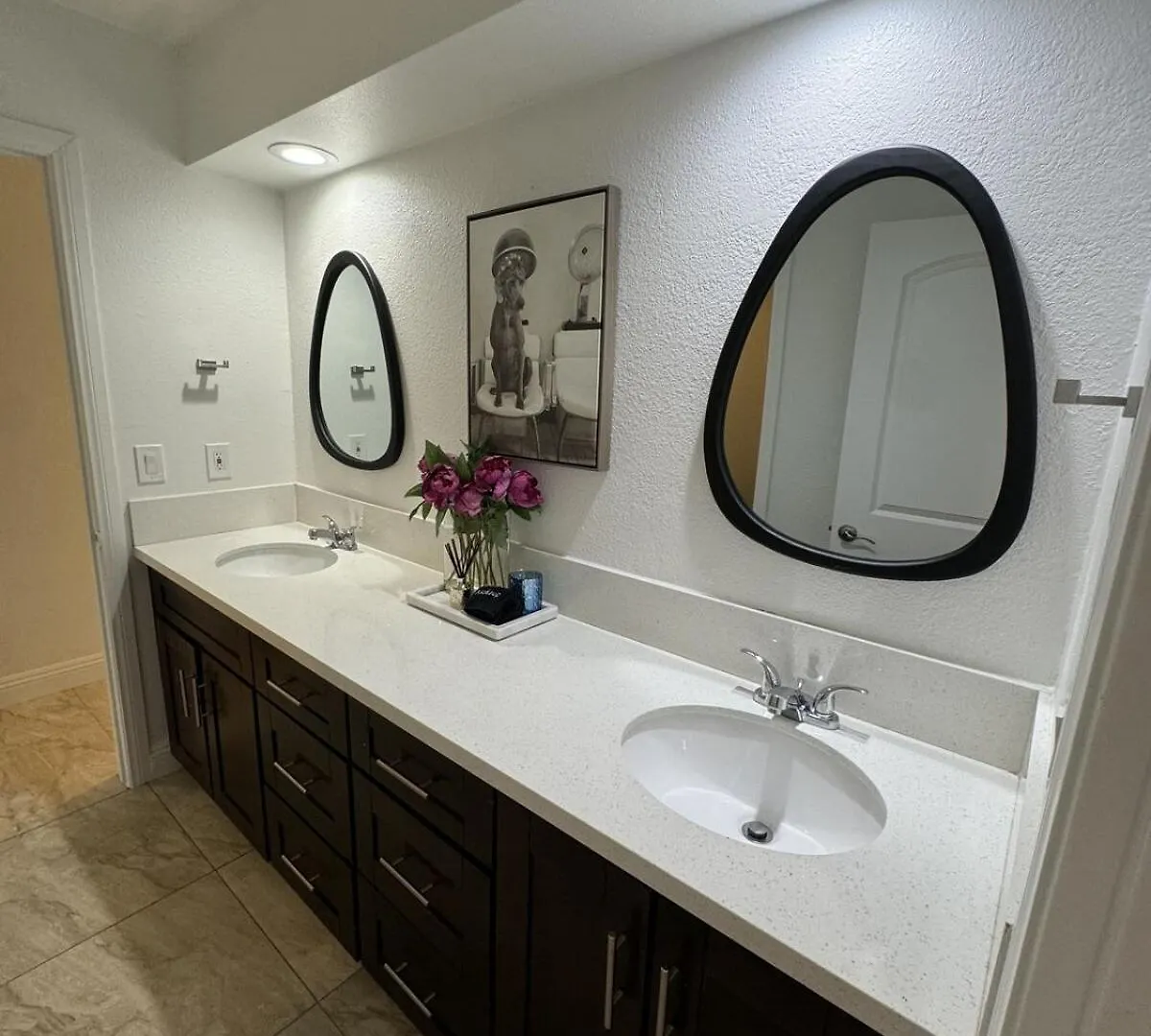 Modern Hip Oasis Near Vegas Strip Villa Las Vegas
